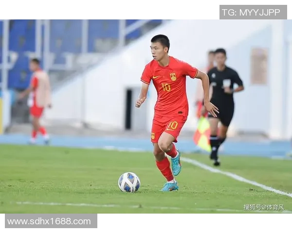 中国现役足球明星风采展现与未来发展前景分析