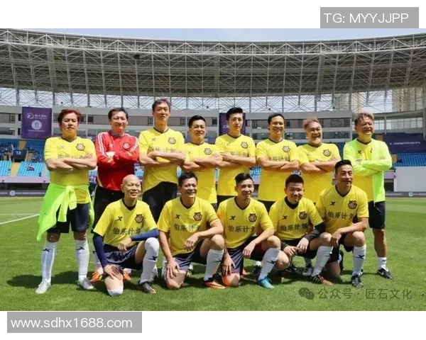 帅气足球明星精彩瞬间集锦展现运动魅力与青春风采