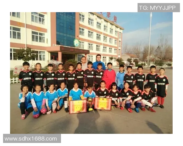 深圳足球队的耐力揭秘:从训练到比赛的全方位探索与分析 深圳足球队的耐力揭秘:从训练到比赛的全方位探索与分析