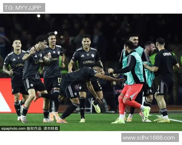 黑色背景下的足球明星人物魅力展现与传奇故事探秘 黑色背景下的足球明星人物魅力展现与传奇故事探秘