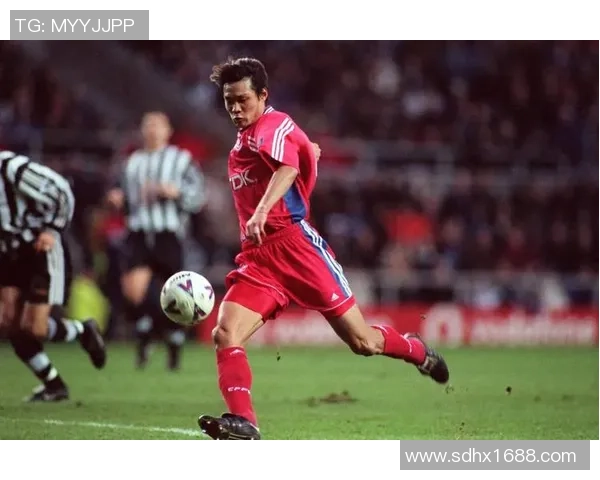 足球明星在赛场上的技艺与表现分析探讨